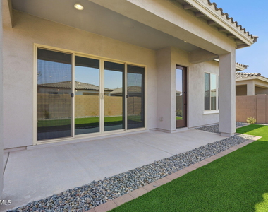 2942 E Manzanila Avenue - Photo Thumbnail 38