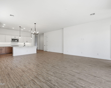 2942 E Manzanila Avenue - Photo Thumbnail 11