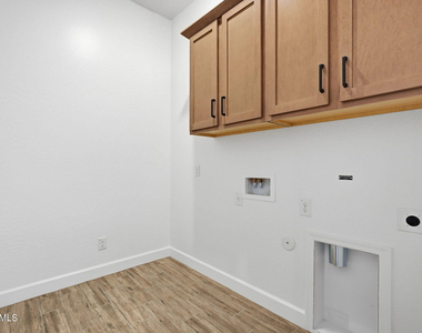 2942 E Manzanila Avenue - Photo Thumbnail 36