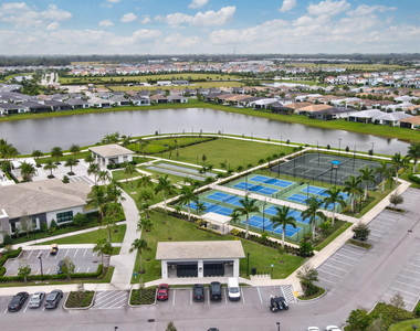 16210 Sandy Shore Drive - Photo Thumbnail 28