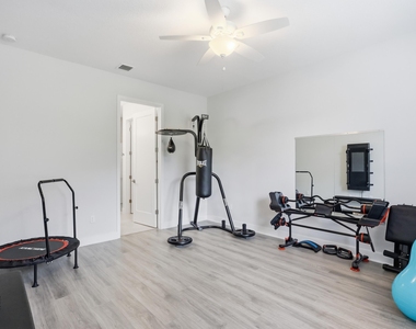 16210 Sandy Shore Drive - Photo Thumbnail 11