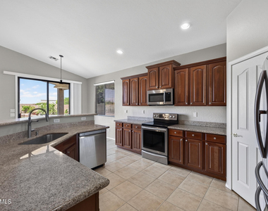 3096 E Kingbird Place - Photo Thumbnail 10