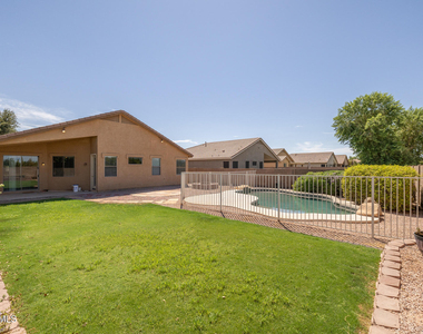 3096 E Kingbird Place - Photo Thumbnail 33