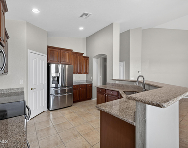3096 E Kingbird Place - Photo Thumbnail 9