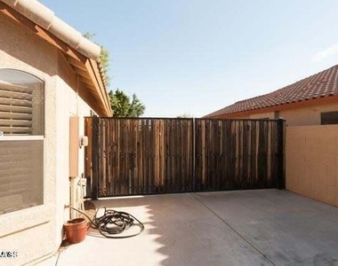 3109 W Vista Bonita Drive - Photo Thumbnail 11