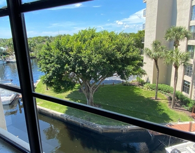 20 Royal Palm Way - Photo Thumbnail 3