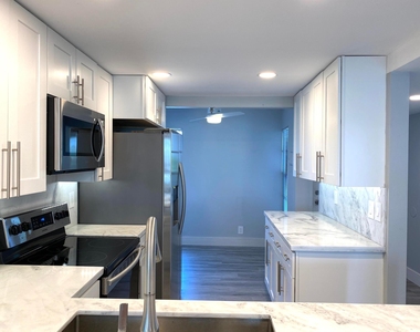 20 Royal Palm Way - Photo Thumbnail 2