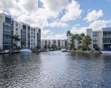 20 Royal Palm Way - Photo Thumbnail 12