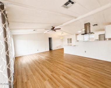 9317 E Cactus Lane - Photo Thumbnail 4