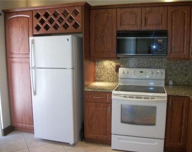 4953 E Lakes Drive - Photo Thumbnail 4