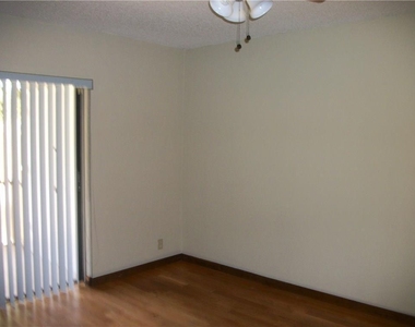 4953 E Lakes Drive - Photo Thumbnail 8