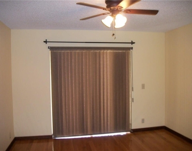 4953 E Lakes Drive - Photo Thumbnail 13