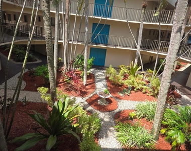 5190 Las Verdes Circle - Photo Thumbnail 7