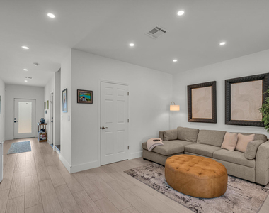 460 Nw 27th Avenue - Photo Thumbnail 12