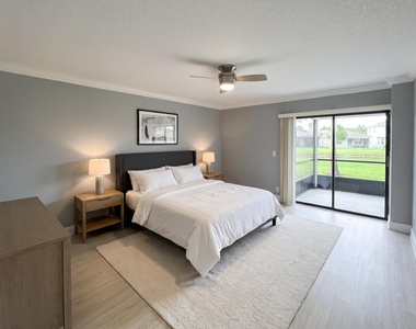 7370 S Oriole Boulevard - Photo Thumbnail 7