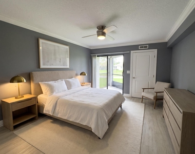 7370 S Oriole Boulevard - Photo Thumbnail 2