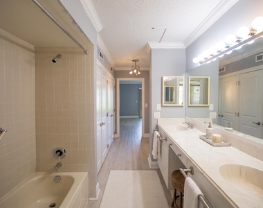 7370 S Oriole Boulevard - Photo Thumbnail 15