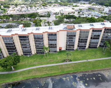 7370 S Oriole Boulevard - Photo Thumbnail 11