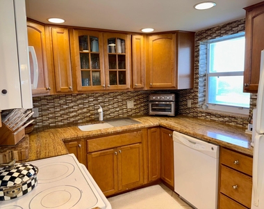 336 Golfview Road - Photo Thumbnail 8