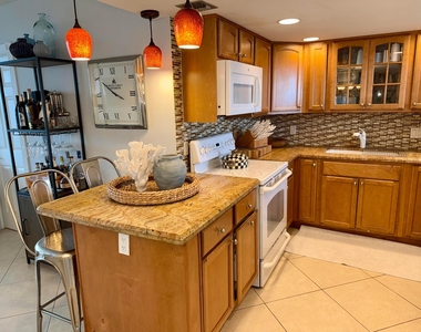 336 Golfview Road - Photo Thumbnail 7
