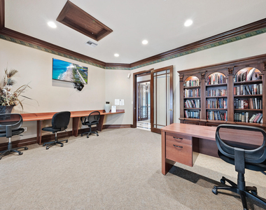 2807 Veronia Drive - Photo Thumbnail 15