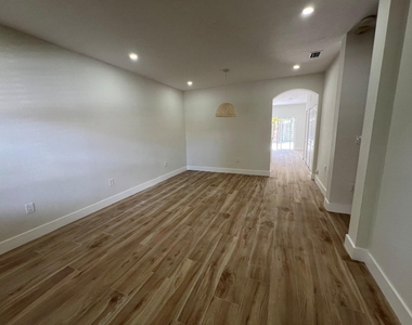 10906 Sw 181st Terrace - Photo Thumbnail 2