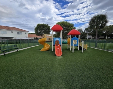 10906 Sw 181st Terrace - Photo Thumbnail 14