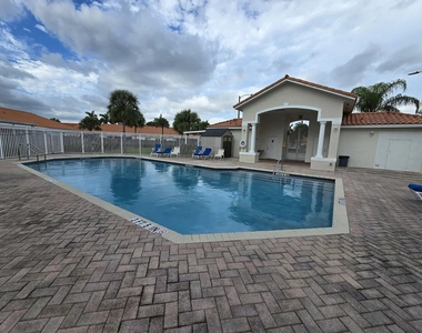 10906 Sw 181st Terrace - Photo Thumbnail 15