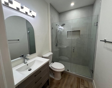 10906 Sw 181st Terrace - Photo Thumbnail 9