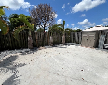 10906 Sw 181st Terrace - Photo Thumbnail 12
