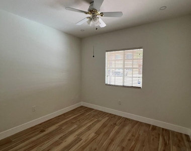 10906 Sw 181st Terrace - Photo Thumbnail 7