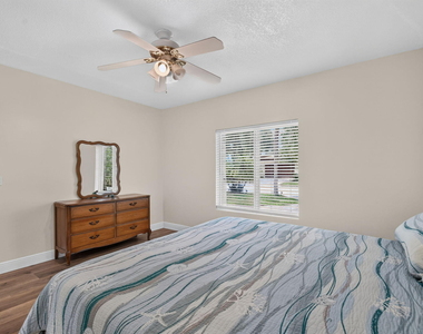 111 Vassar Drive - Photo Thumbnail 31