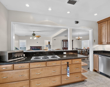 111 Vassar Drive - Photo Thumbnail 14