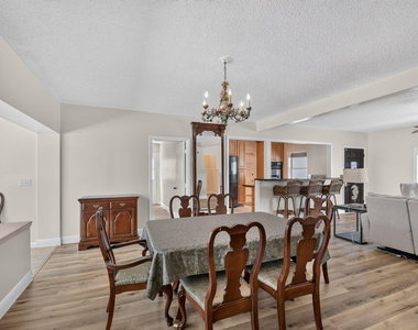 111 Vassar Drive - Photo Thumbnail 19