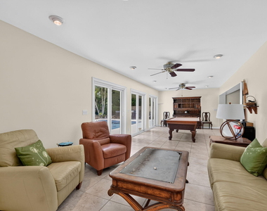 111 Vassar Drive - Photo Thumbnail 28