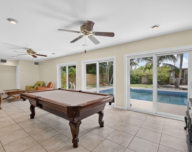 111 Vassar Drive - Photo Thumbnail 22