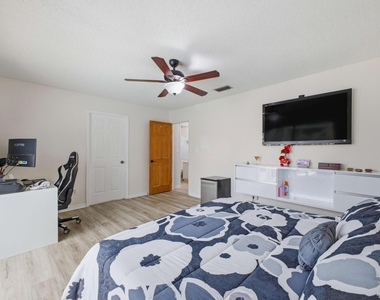 441 Sw Curry Street - Photo Thumbnail 9