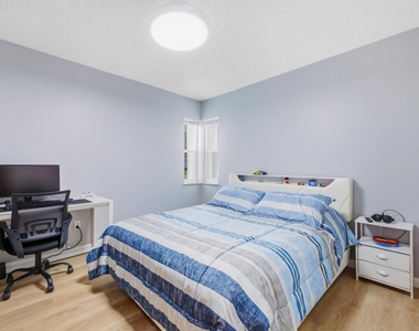 441 Sw Curry Street - Photo Thumbnail 3