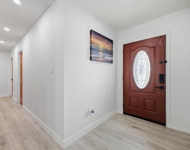 441 Sw Curry Street - Photo Thumbnail 2
