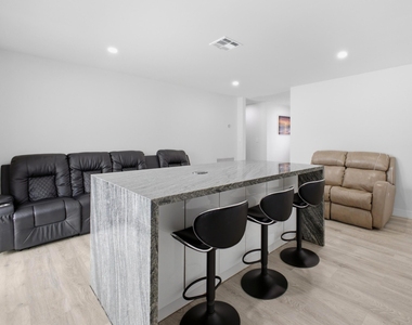 441 Sw Curry Street - Photo Thumbnail 12