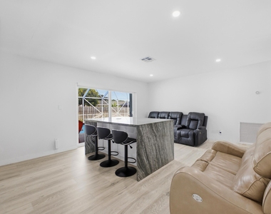 441 Sw Curry Street - Photo Thumbnail 13