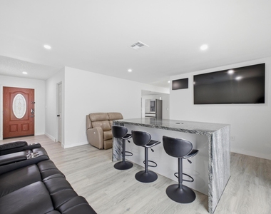 441 Sw Curry Street - Photo Thumbnail 14