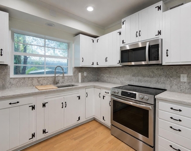 1601 Se 2nd Street - Photo Thumbnail 10