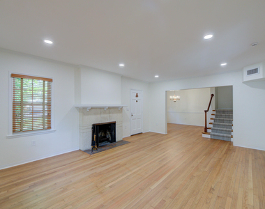 1601 Se 2nd Street - Photo Thumbnail 3