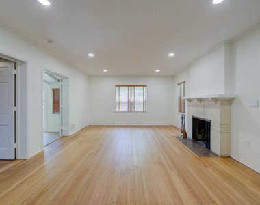 1601 Se 2nd Street - Photo Thumbnail 2