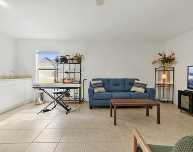 2210 S 34th Street - Photo Thumbnail 9