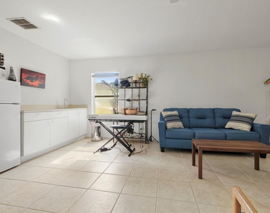 2210 S 34th Street - Photo Thumbnail 8
