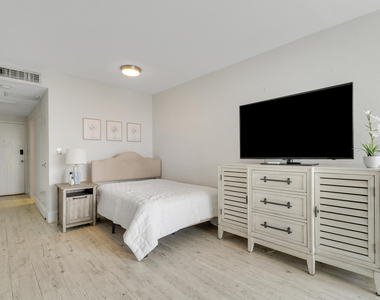 2800 N Flagler Drive - Photo Thumbnail 18