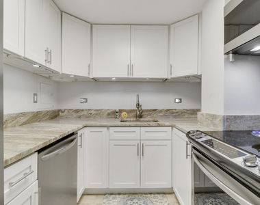 2800 N Flagler Drive - Photo Thumbnail 8