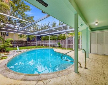 1680 Ne 34th Lane - Photo Thumbnail 22
